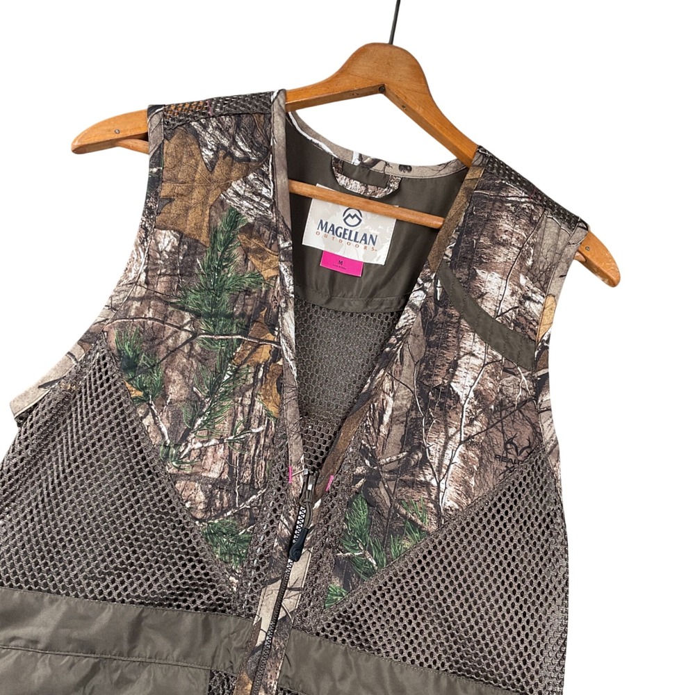 Magellan Outdoors Hunting Vest Womens Medium Brown Realtree Camo Mesh Utility